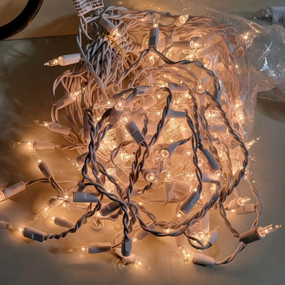 Holiday Wonderland 150 Icicle Light Set Clear White Wire Indoor Outdoor 523084*